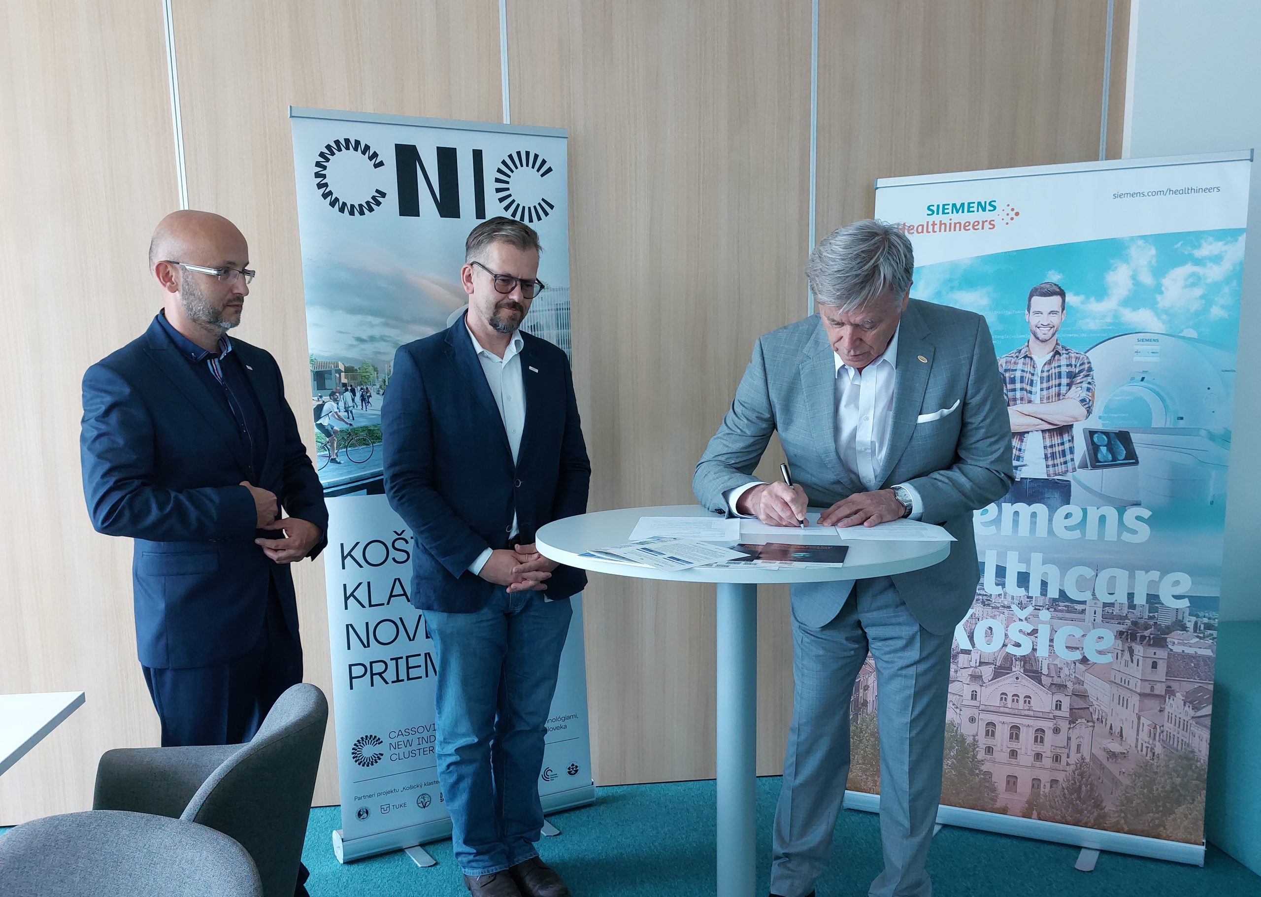 Inovácie CNIC a Siemens Healthineers v oblastiach kybernetickej bezpečnosti, medicíny a biomedicínskeho inžinierstva prinesú rast východnému Slovensku